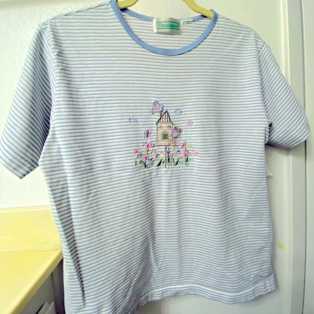 Grey, blue, and pink t-shirt. Cottage vintage bird house. Might fit size 6 too